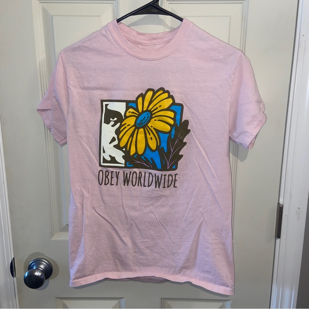 Obey Worldwide mens small pink t shirt flower Andre.